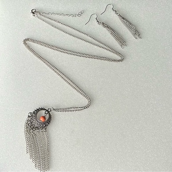 Vintage Paparazzi Jewelry Set Necklace 32โ And Tassle Earrings - Picture 6 of 7